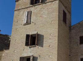 La Torre di Kelly - Kelly's Tower, apartma v mestu Carassai