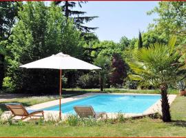 Villa Castel Chambres d'hôtes, hotel con piscina a Rillieux-la-Pape