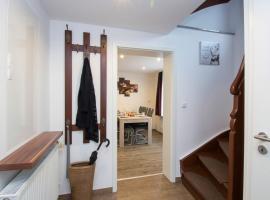 Ferienhaus an der Burg Namedy、アンダーナッハのホテル