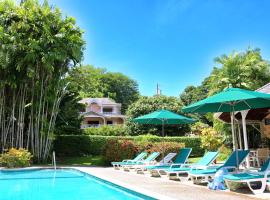 Plantation Beach Villas, hotel com piscina em Black Rock