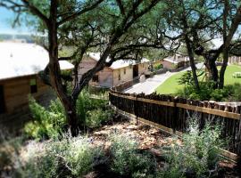 Hideout on the Horseshoe, hotel din Canyon Lake