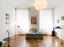 Alla Scalinata del Teatro Rossetti in viale XX Settembre parcheggio, hotell sihtkohas Trieste