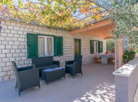 House Santa Barbara, hotell i Postira