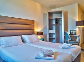 Adonis Hotel Bayonne – hotel w mieście Lahonce