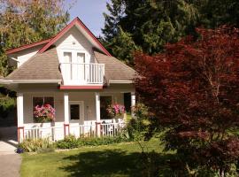 Brookshire Guest House, vacation home in Powell River