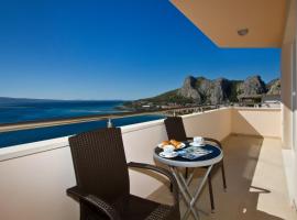 Villa Omis Michy - family house for big and small groups, hôtel à Omiš