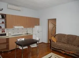 Apartament la casa (2 camere)