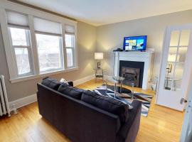 Bright, Clean, Private. In the Heart of Downtown! Parking, Wi-Fi and Netflix included, apartment in Ottawa