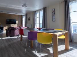 Le 360 TOUR PERRET 19eme PANORAMA 4 ETOILES, four-star hotel in Amiens