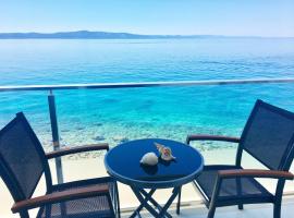 Apartment Sol - 5m from the sea, Hotel am Strand in Drašnice