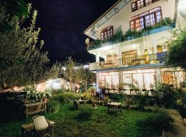 Orchards House - The Hidden Tribe, casa de hóspedes em Manali