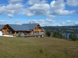 Little Black Bear Lodge/B&B, chalet di Bridge Lake