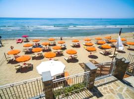 Acciaroli Vacanze Residence, hotell i Acciaroli