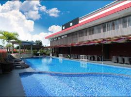 Grand Hatika Hotel, hotel v mestu Tanjungpandan