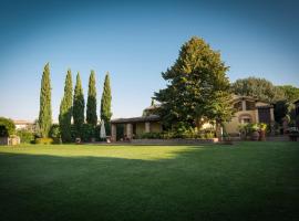 Borgo Villa Risi, hotel v Siene