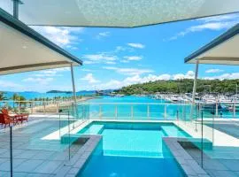 Pavillions Penthouse 25 - Luxury Waterfront Apartment with Private Roof top pool and buggy