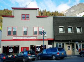 萨多福旅舍，位于苏厄德机场 - SWD附近的酒店