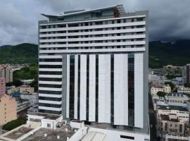 Sea & City View Luxury Apartment, hotel in Port Louis