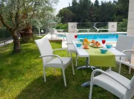 Deluxe Apartment with private Pool - 100m from the sea