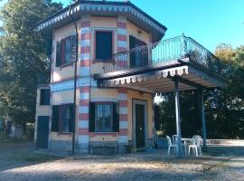 Agriturismo Villa Brugolta, cottage in Lavena Ponte Tresa