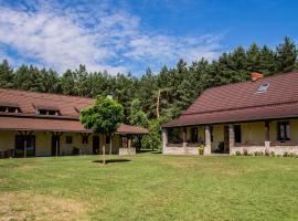 Dom przy Rezerwacie, farm stay in Trzciel