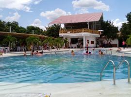 Lagos Mar Espinal, hotel a El Espinal