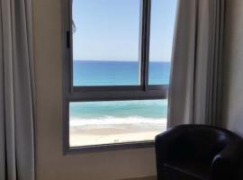 Sea View Deluxe, hotel in Bat Yam