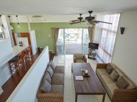 T&T MOF-Maeda Ocean Front House-, hotel di Onna
