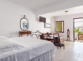 Villa Notos, Ferienwohnung mit Hotelservice in Adamas