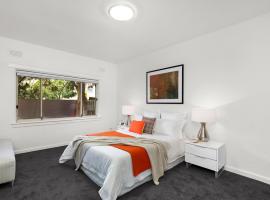 Beachfront Apartment, hotel in Melbourne