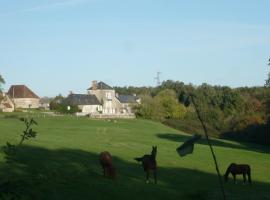 Domaine de Montgenoux, hotel in Prissac