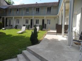 Hotel La Buissonniere, hotel v destinaci Bannay