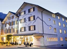 Hotel Alpbach, Cama e café (B&B) em Meiringen