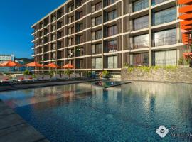 New Square Patong Hotel - SHA: Patong Plajı şehrinde bir otel