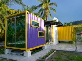Purple Cube at Lumut Cube Homestay Kontena