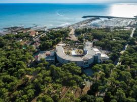 Club Vacances Bleues Les Jardins De l'Atlantique – hotel w mieście Talmont-sur-Gironde