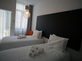 Stylish house - air cond, breakfast, free parking, hotel in Vila Nova de Gaia