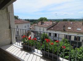 Apartment Bellevue, loma-asunto kohteessa Aubeterre-sur-Dronne