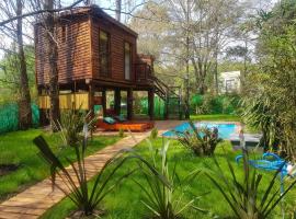 La Casa Del Arbol con pileta privada, хотел с басейни в Капиля дел Сеньор