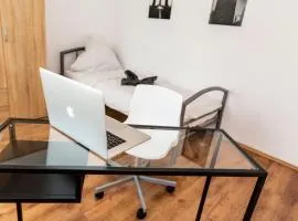 AVR Apartment HOF 7