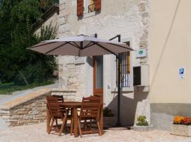 B&B Contrade Alte, Bed & Breakfast in SantʼAnna dʼAlfaedo