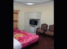 Holidays Inn Kashmir, hotel v destinaci Pothi