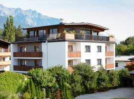 Pension Clara, hotel v destinaci Wattens