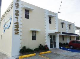 Levimar Guest House, hotel em Levittown