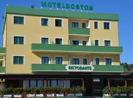 Motel Boston, hotel em Silvi Marina