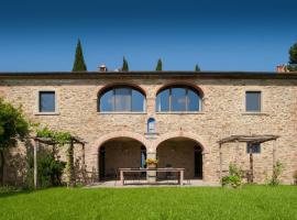 Molinelli Villa Sleeps 12 Pool Air Con WiFi: Molinelli'de bir otel
