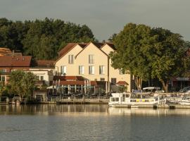 Hotel Müritzterrasse, hotel in Röbel/Müritz