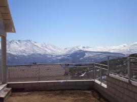 NAVAQUESERA MIRADOR DE GREDOS, hotel in Avila