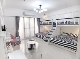 Lovi Time B&B, готель у місті Донґан