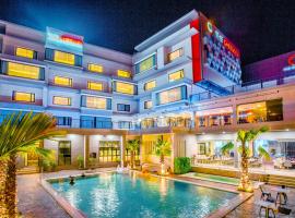 The Cheewin Hotel And Convention، فندق في Chum Phae